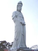 Takasaki-byakui-dai-Kannon.jpg