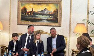 رحيم شاه حسيني في أسوان بمصر للحضور مراسم دفن والده 8 فبراير 2025