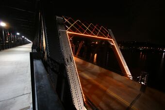 Hot metal Bridge 2008 06 18 23 03 0520.jpg