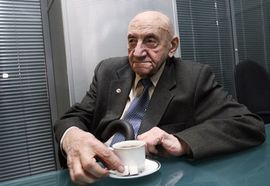 الاكاديمي بوريس تشيرتوك رفيق درب سيرگي كوروليوف مؤسس الملاحة الفضائية الروسية