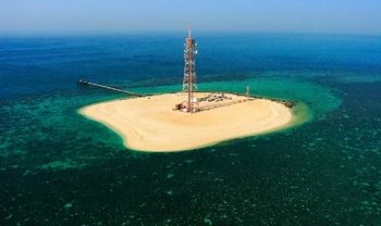 منارة جزيرة أم المرادم.jpg