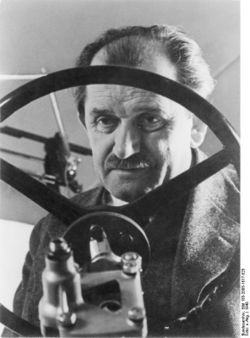 Bundesarchiv Bild 183-2005-1017-525, Dr. Ferdinand Porsche.jpg