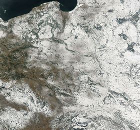 Satellite image of Poland in February 2003.jpg