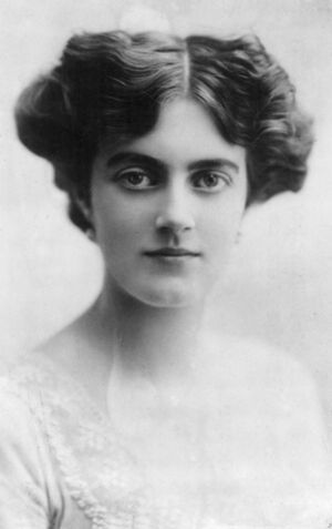Clementine Churchill 1915.jpg